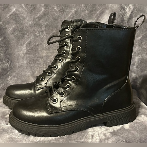 SO Reindeer Women’s Combat Boost Sz 7.5W - Picture 2 of 9